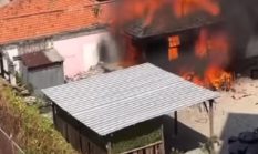 Rumah Tinggal Lima Lantai di Pasar Baru Dilalap Api, 17 Unit Damkar Diterjunkan