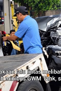 Kecelakaan Beruntun di Jakarta Barat, GWM Tank Tabrak Motor dan Gerobak, Satu Orang Tewas